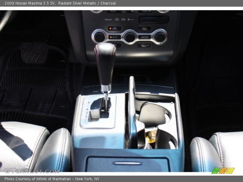 Radiant Silver Metallic / Charcoal 2009 Nissan Maxima 3.5 SV