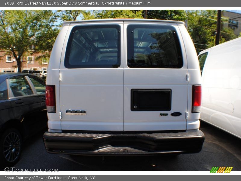 Oxford White / Medium Flint 2009 Ford E Series Van E250 Super Duty Commercial