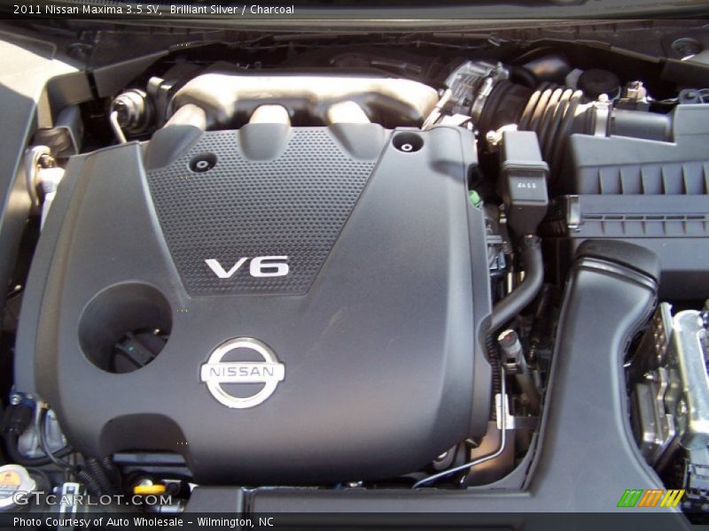 Brilliant Silver / Charcoal 2011 Nissan Maxima 3.5 SV