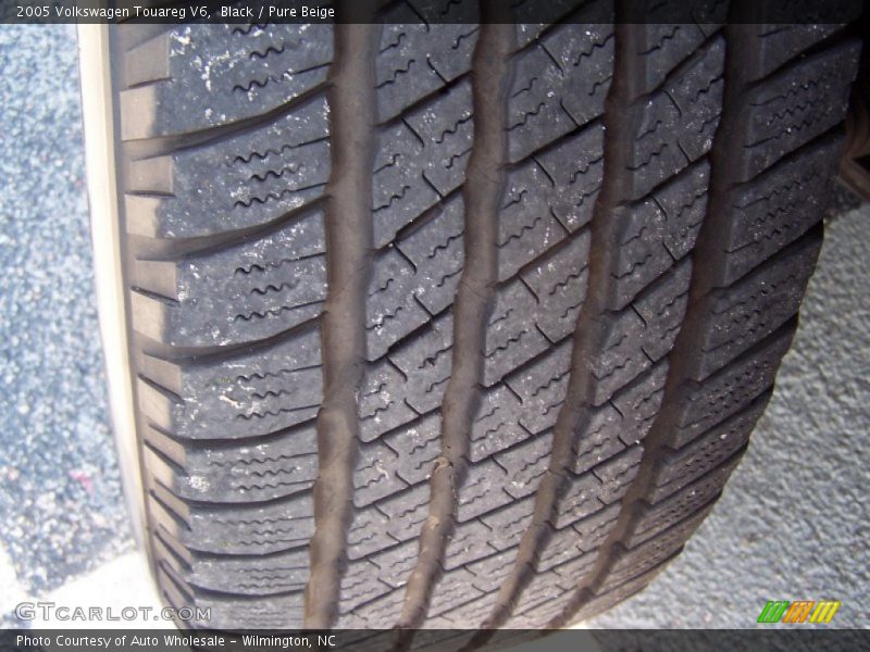 Black / Pure Beige 2005 Volkswagen Touareg V6