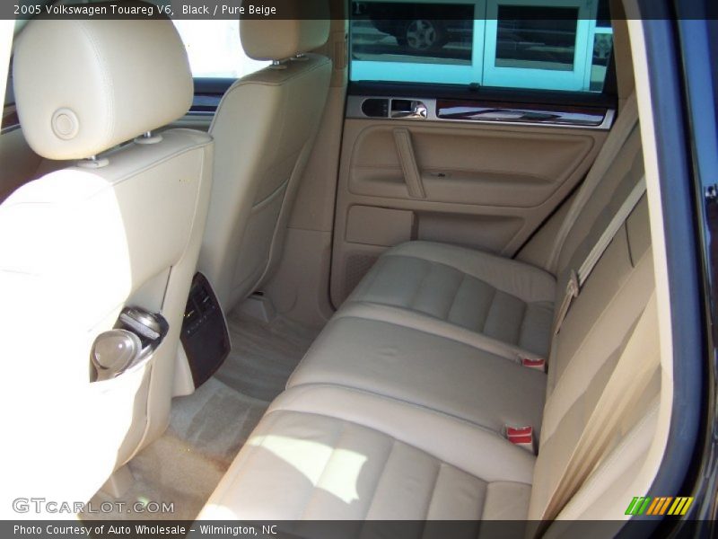 Black / Pure Beige 2005 Volkswagen Touareg V6