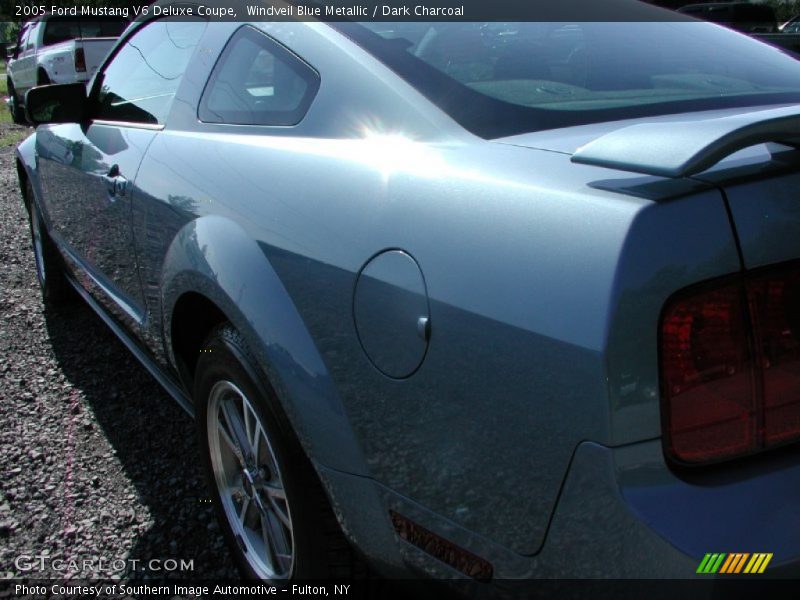 Windveil Blue Metallic / Dark Charcoal 2005 Ford Mustang V6 Deluxe Coupe