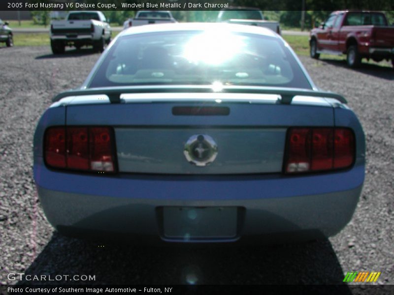 Windveil Blue Metallic / Dark Charcoal 2005 Ford Mustang V6 Deluxe Coupe