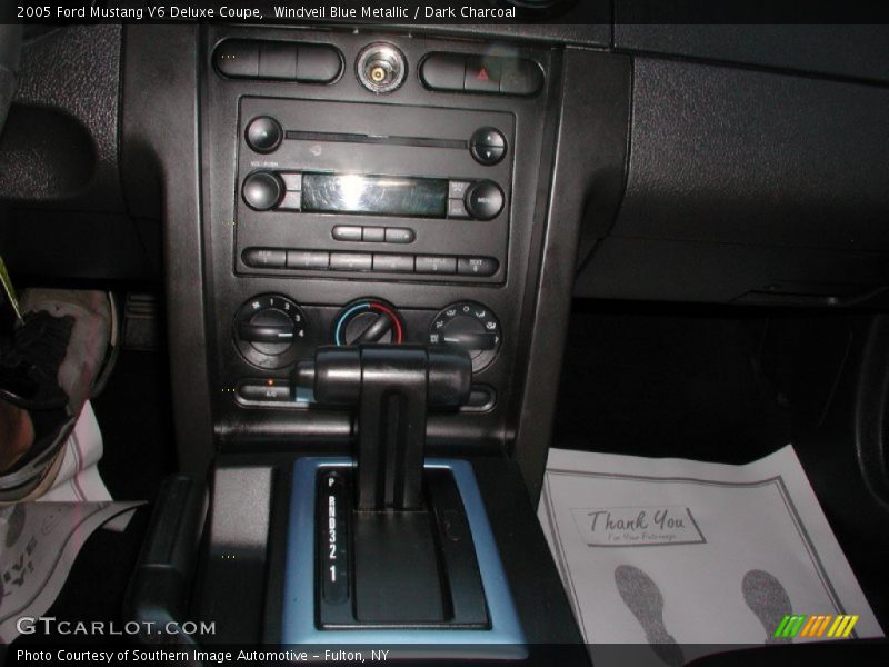 Windveil Blue Metallic / Dark Charcoal 2005 Ford Mustang V6 Deluxe Coupe