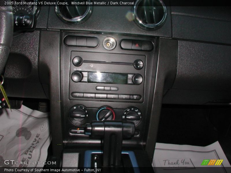 Windveil Blue Metallic / Dark Charcoal 2005 Ford Mustang V6 Deluxe Coupe