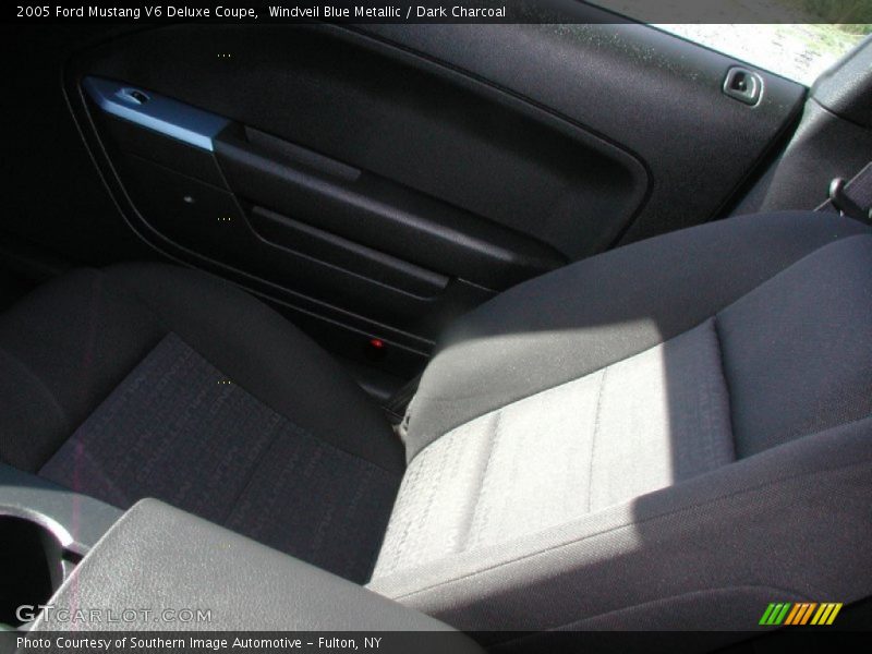 Windveil Blue Metallic / Dark Charcoal 2005 Ford Mustang V6 Deluxe Coupe