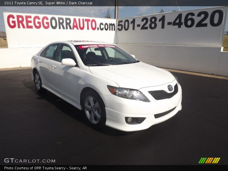 Super White / Dark Charcoal 2011 Toyota Camry SE