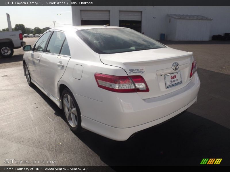 Super White / Dark Charcoal 2011 Toyota Camry SE