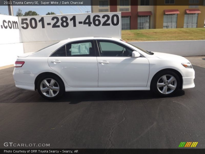 Super White / Dark Charcoal 2011 Toyota Camry SE