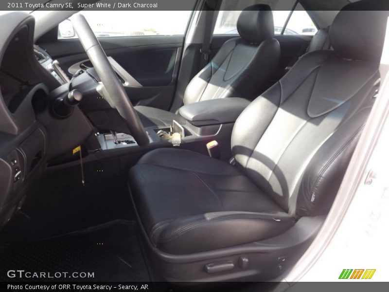 Super White / Dark Charcoal 2011 Toyota Camry SE