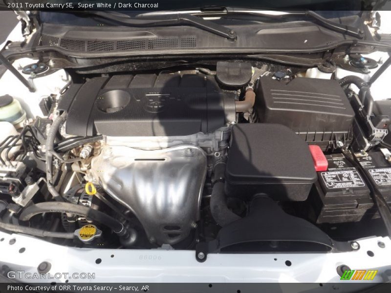 Super White / Dark Charcoal 2011 Toyota Camry SE