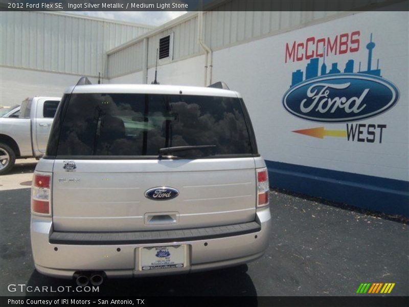 Ingot Silver Metallic / Medium Light Stone 2012 Ford Flex SE