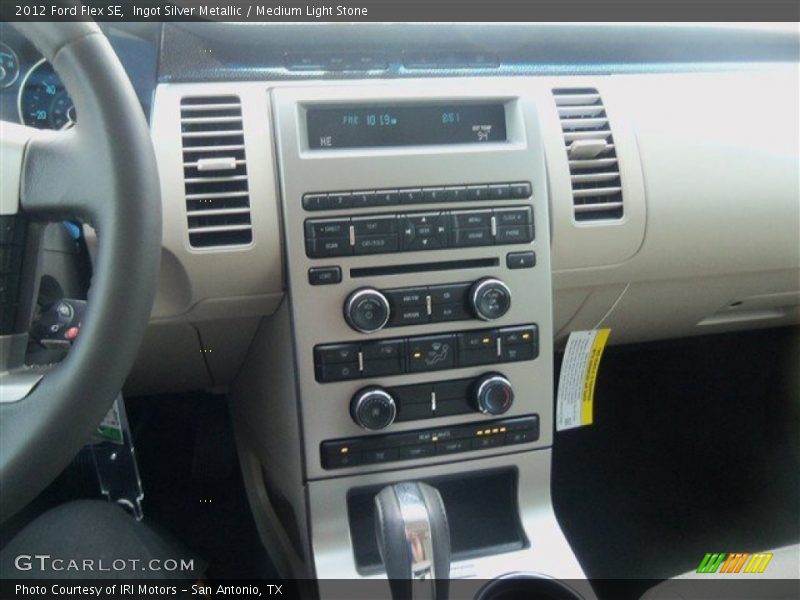 Ingot Silver Metallic / Medium Light Stone 2012 Ford Flex SE