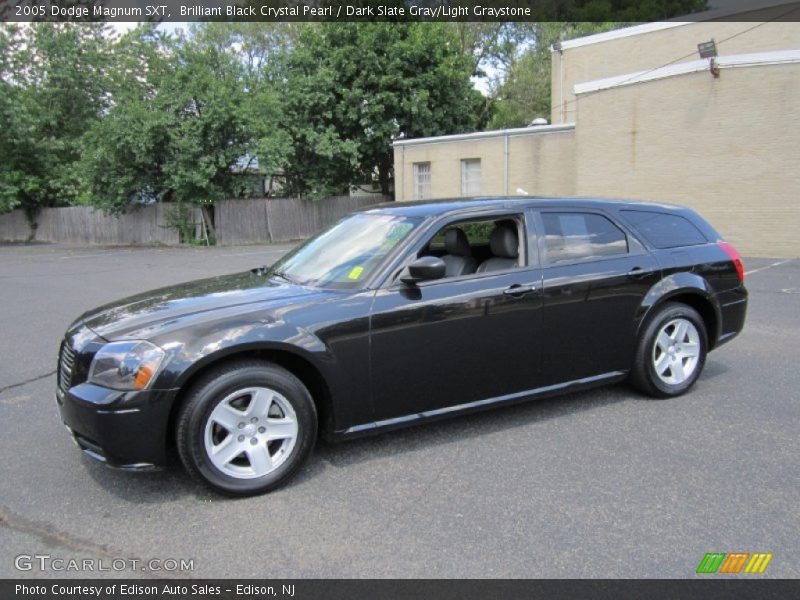 Brilliant Black Crystal Pearl / Dark Slate Gray/Light Graystone 2005 Dodge Magnum SXT