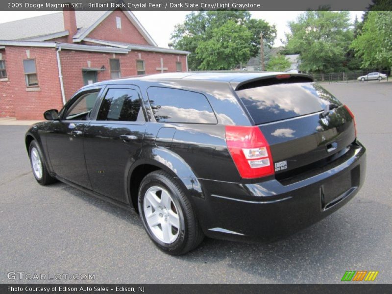 Brilliant Black Crystal Pearl / Dark Slate Gray/Light Graystone 2005 Dodge Magnum SXT