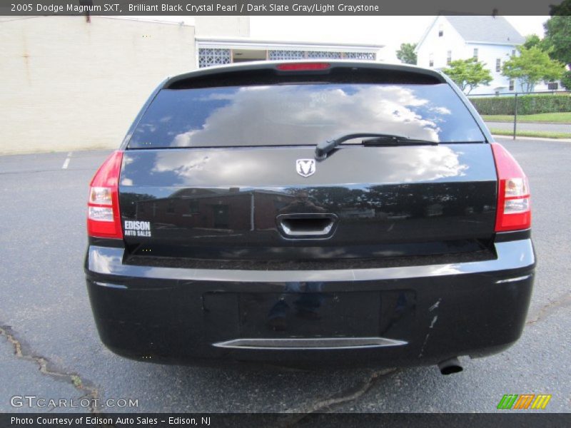 Brilliant Black Crystal Pearl / Dark Slate Gray/Light Graystone 2005 Dodge Magnum SXT