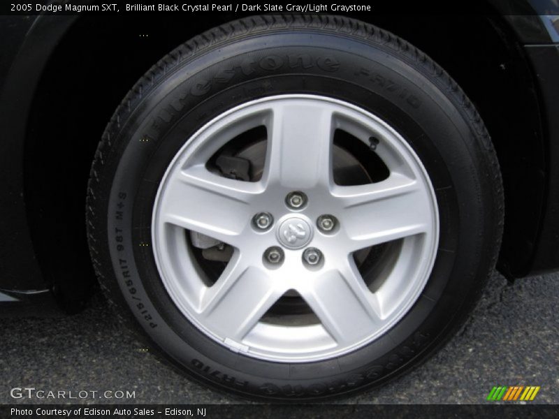 Brilliant Black Crystal Pearl / Dark Slate Gray/Light Graystone 2005 Dodge Magnum SXT