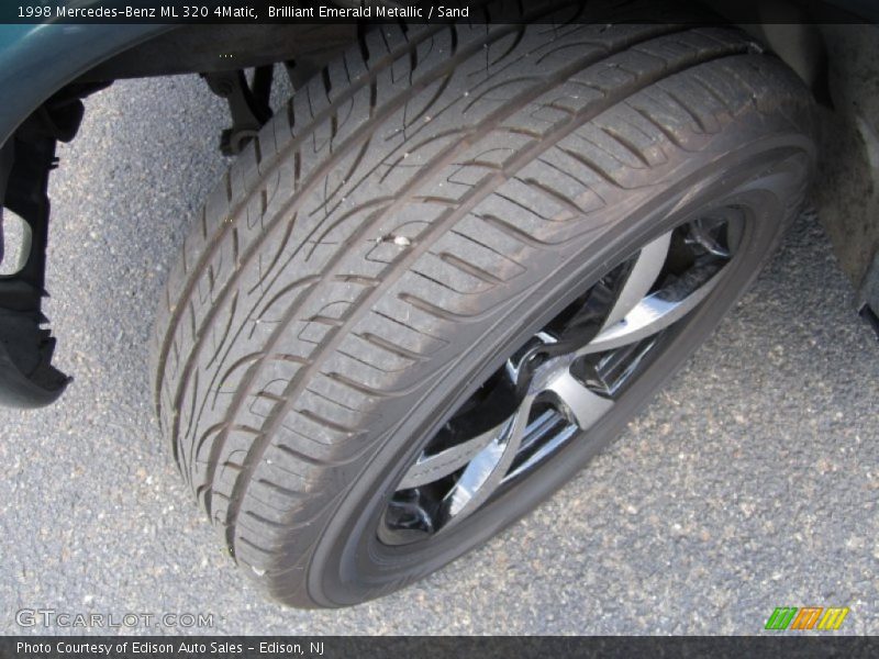 Brilliant Emerald Metallic / Sand 1998 Mercedes-Benz ML 320 4Matic