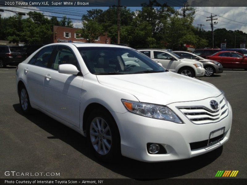 Super White / Bisque 2010 Toyota Camry XLE