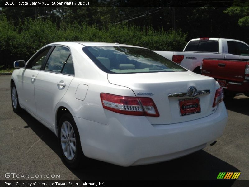 Super White / Bisque 2010 Toyota Camry XLE
