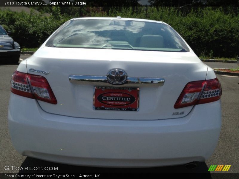 Super White / Bisque 2010 Toyota Camry XLE