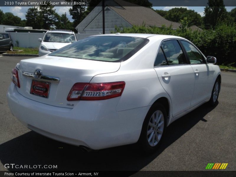Super White / Bisque 2010 Toyota Camry XLE