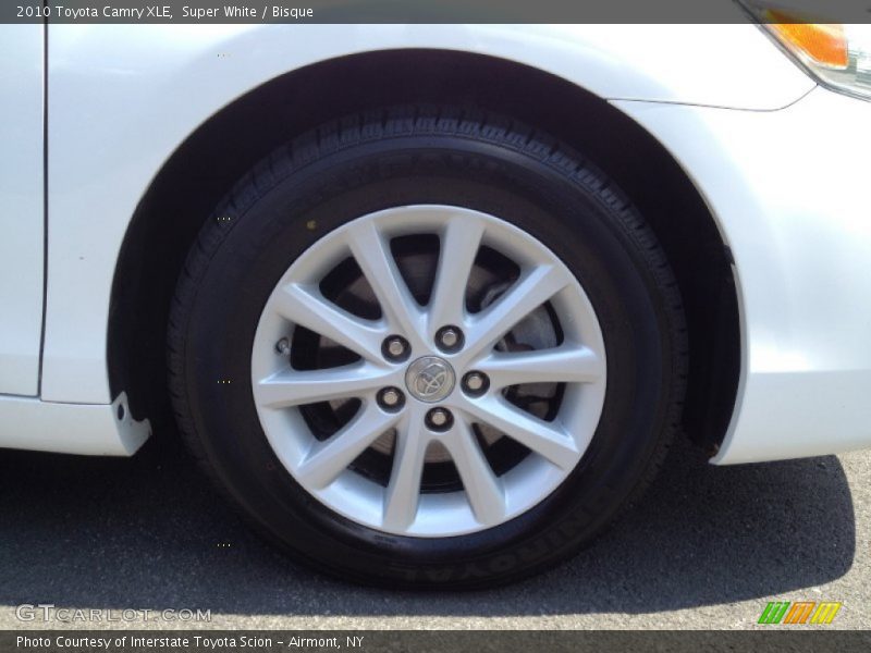 Super White / Bisque 2010 Toyota Camry XLE