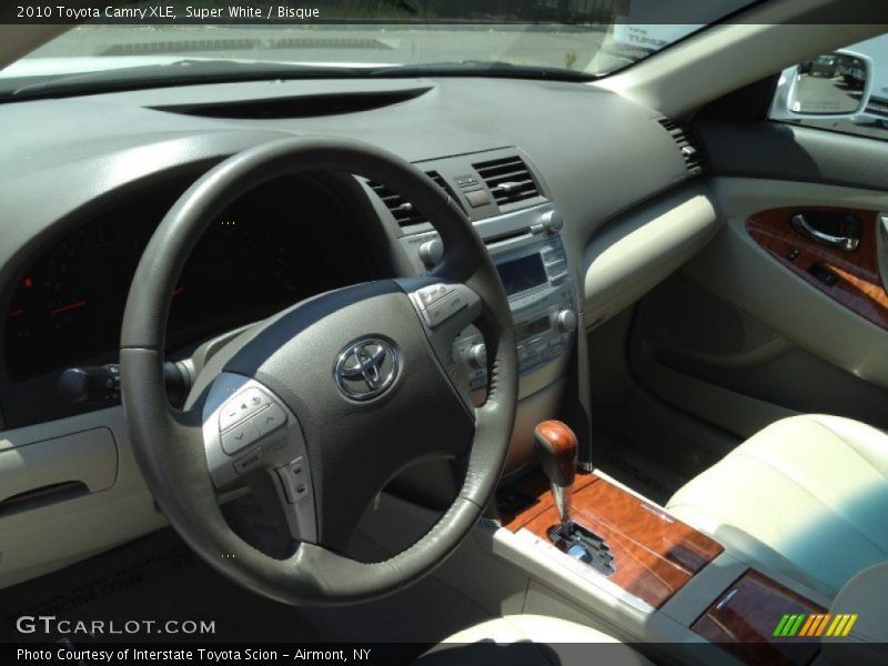 Super White / Bisque 2010 Toyota Camry XLE