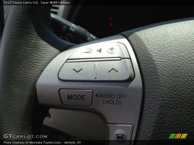 Super White / Bisque 2010 Toyota Camry XLE