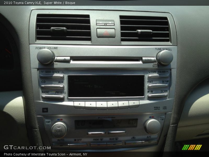 Super White / Bisque 2010 Toyota Camry XLE