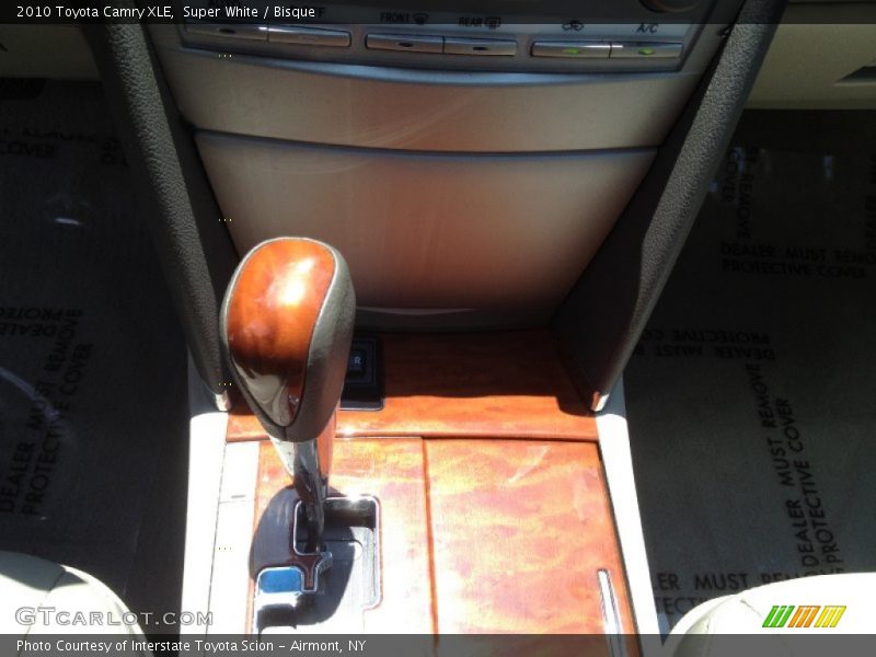 Super White / Bisque 2010 Toyota Camry XLE