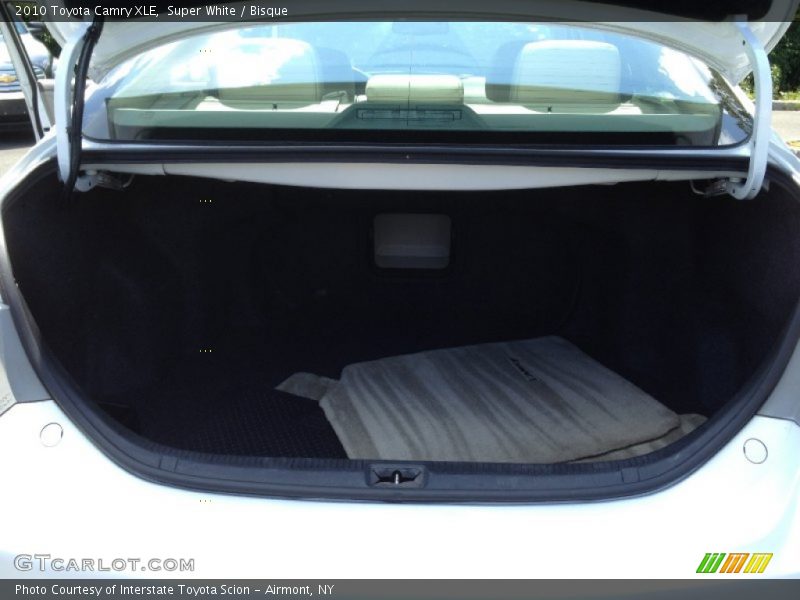 Super White / Bisque 2010 Toyota Camry XLE