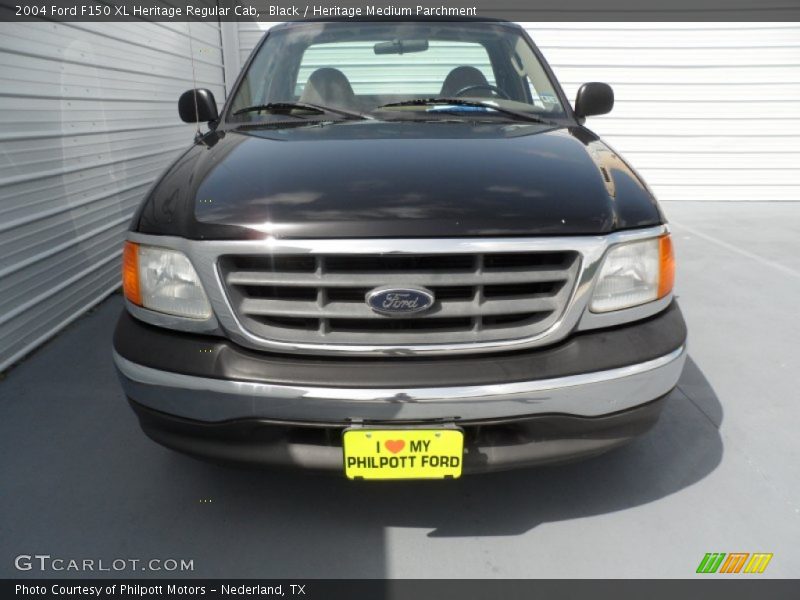 Black / Heritage Medium Parchment 2004 Ford F150 XL Heritage Regular Cab