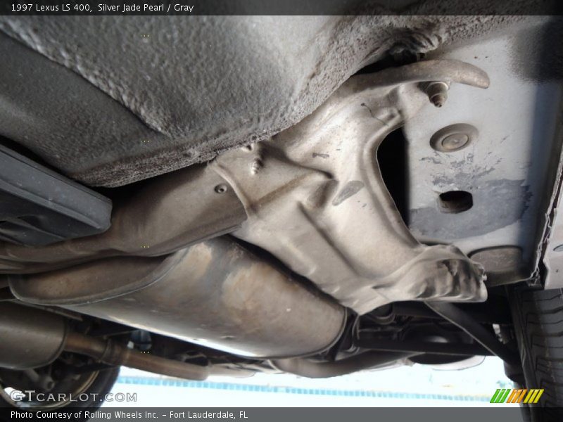 Undercarriage of 1997 LS 400