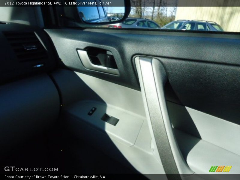 Classic Silver Metallic / Ash 2012 Toyota Highlander SE 4WD