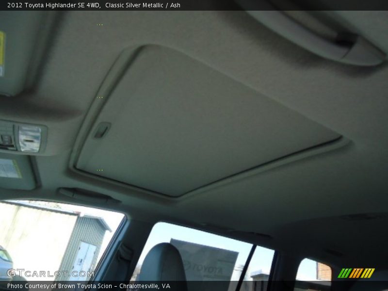 Classic Silver Metallic / Ash 2012 Toyota Highlander SE 4WD