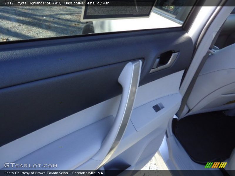 Classic Silver Metallic / Ash 2012 Toyota Highlander SE 4WD