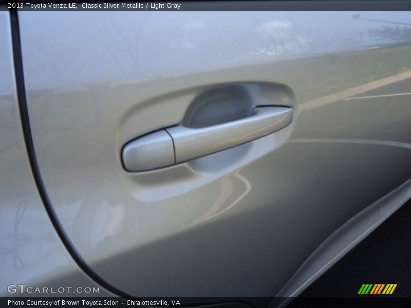Classic Silver Metallic / Light Gray 2013 Toyota Venza LE