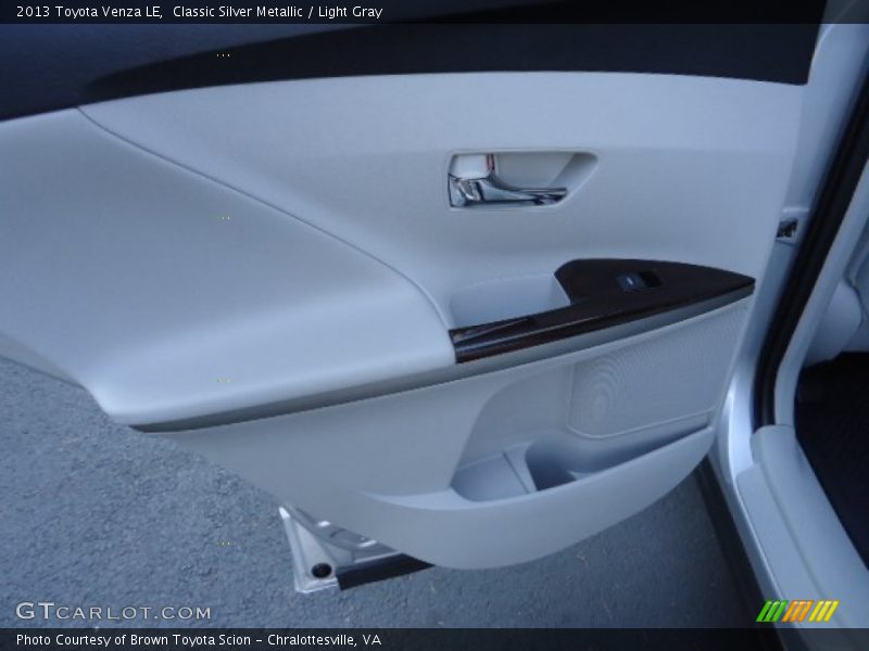 Classic Silver Metallic / Light Gray 2013 Toyota Venza LE