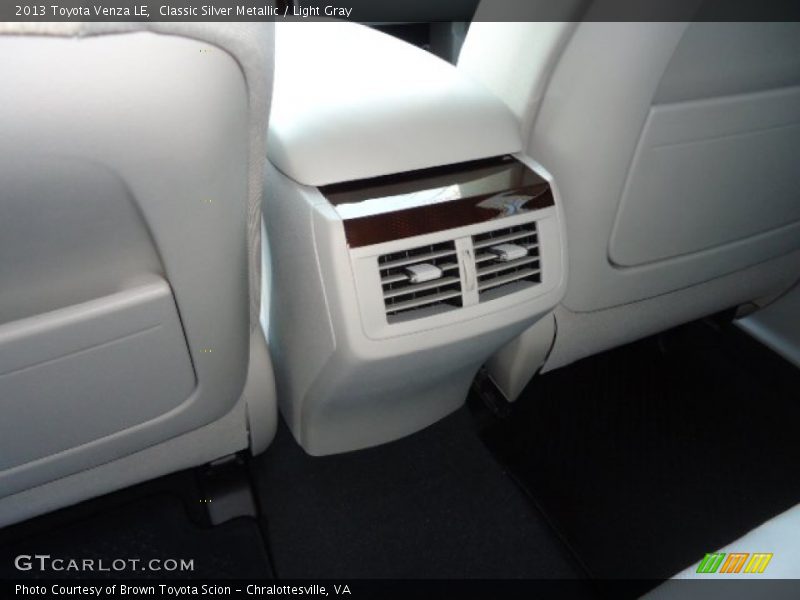 Classic Silver Metallic / Light Gray 2013 Toyota Venza LE