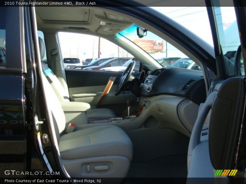 Black / Ash 2010 Toyota Highlander Limited 4WD