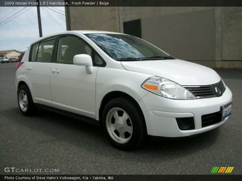 Fresh Powder / Beige 2009 Nissan Versa 1.8 S Hatchback