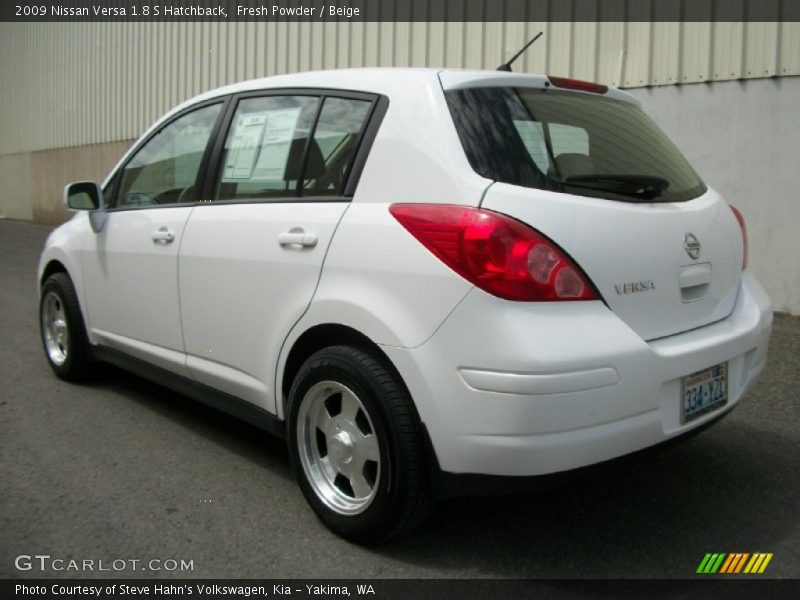 Fresh Powder / Beige 2009 Nissan Versa 1.8 S Hatchback