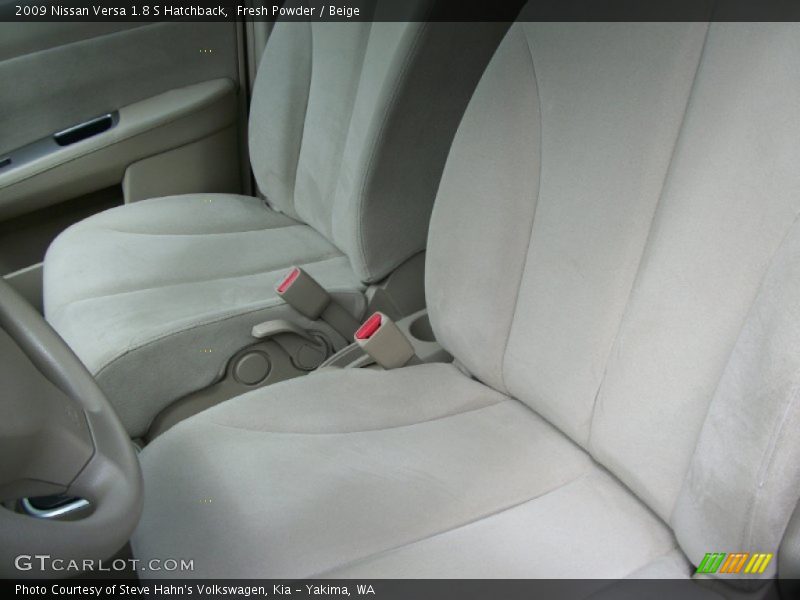 Fresh Powder / Beige 2009 Nissan Versa 1.8 S Hatchback
