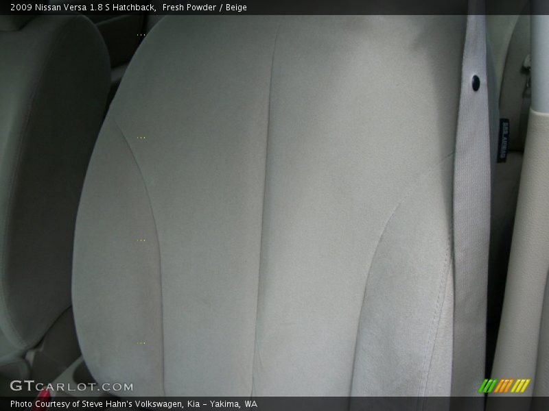Fresh Powder / Beige 2009 Nissan Versa 1.8 S Hatchback