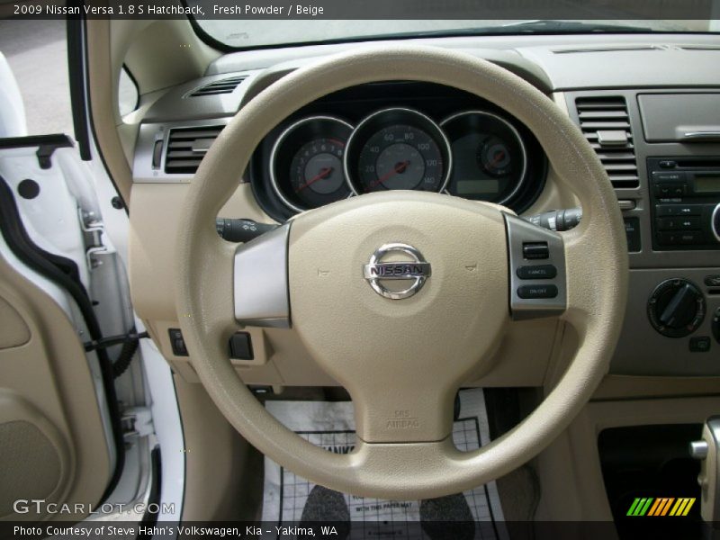 Fresh Powder / Beige 2009 Nissan Versa 1.8 S Hatchback
