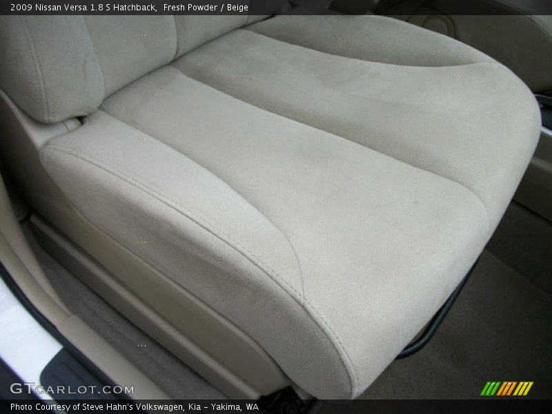 Fresh Powder / Beige 2009 Nissan Versa 1.8 S Hatchback