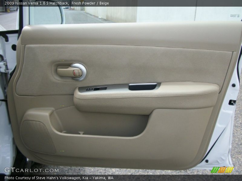 Fresh Powder / Beige 2009 Nissan Versa 1.8 S Hatchback