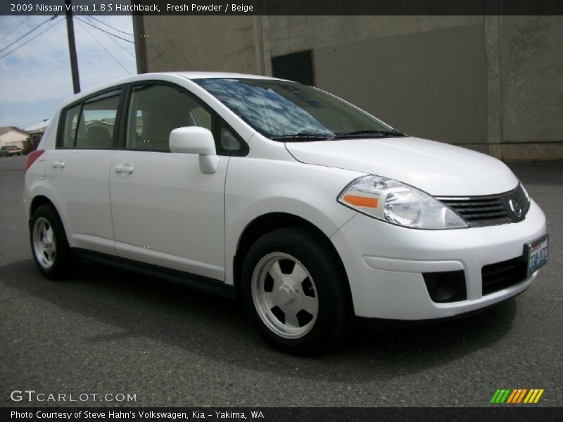 Fresh Powder / Beige 2009 Nissan Versa 1.8 S Hatchback