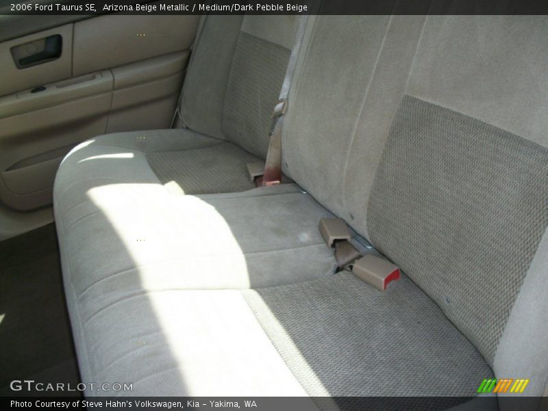 Arizona Beige Metallic / Medium/Dark Pebble Beige 2006 Ford Taurus SE
